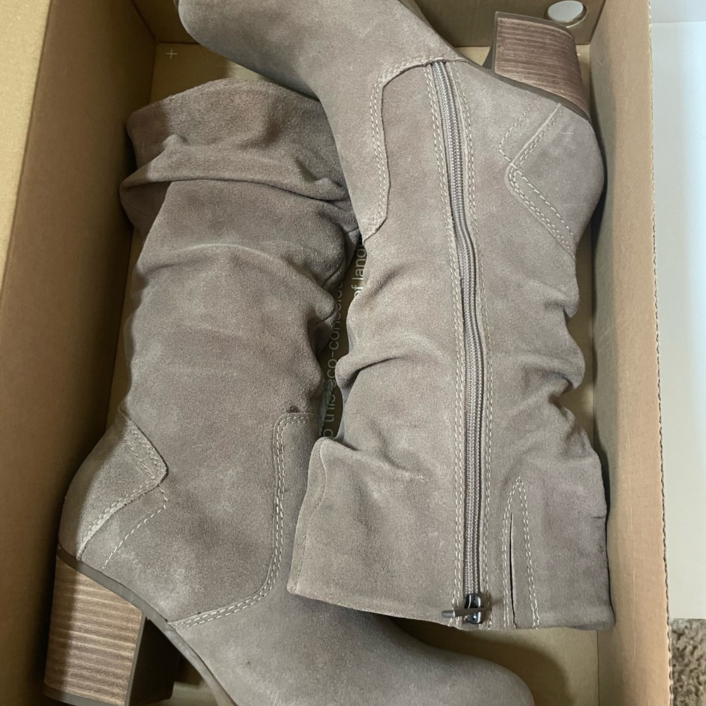 Earth Vine Block Heel Comfort Almond Toe Boots Sz 8.5 - Picture 11 of 15